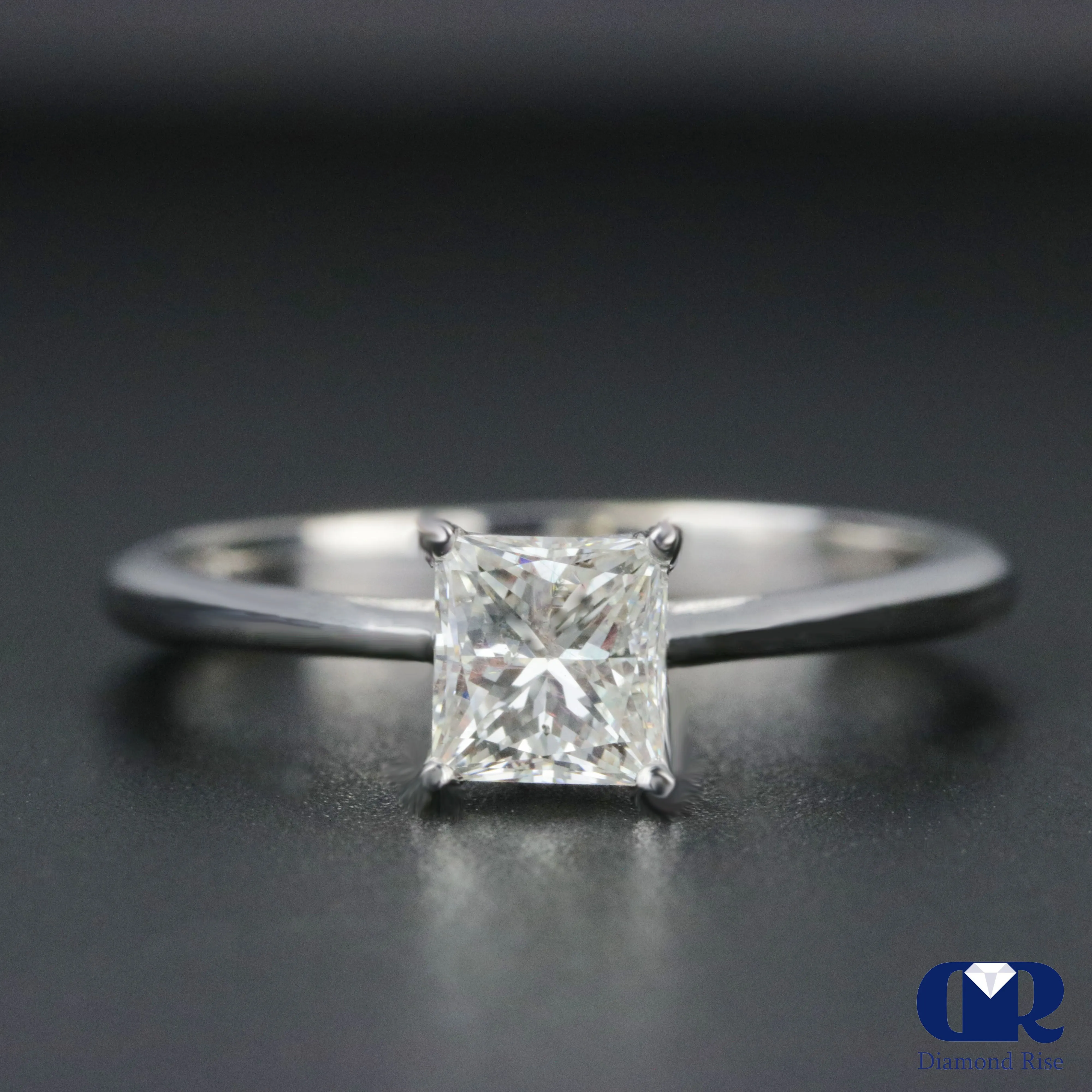 1.05 Carat Princess Cut Diamond solitaire Engagement Ring In 14K White Gold