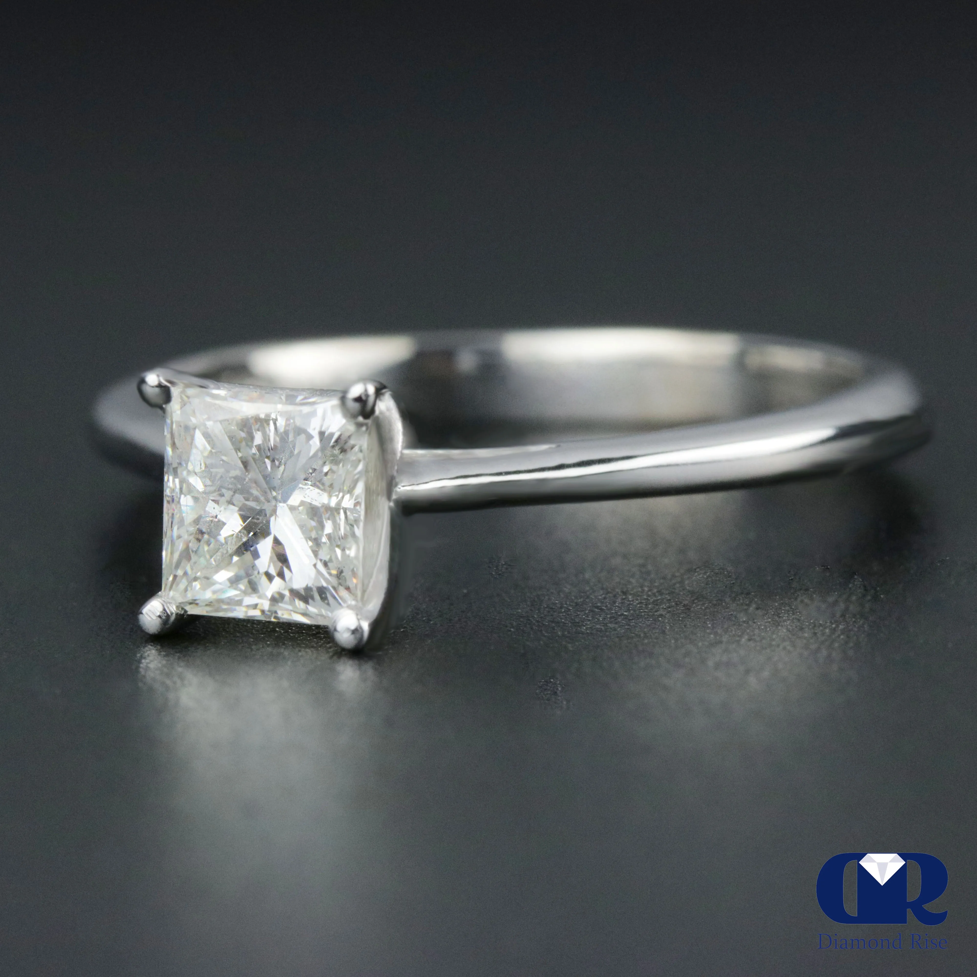 1.05 Carat Princess Cut Diamond solitaire Engagement Ring In 14K White Gold
