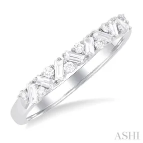 1/3 Ctw Zig Zag Scatter Baguette and Round Cut Diamond Fashion Ring in 14K White Gold