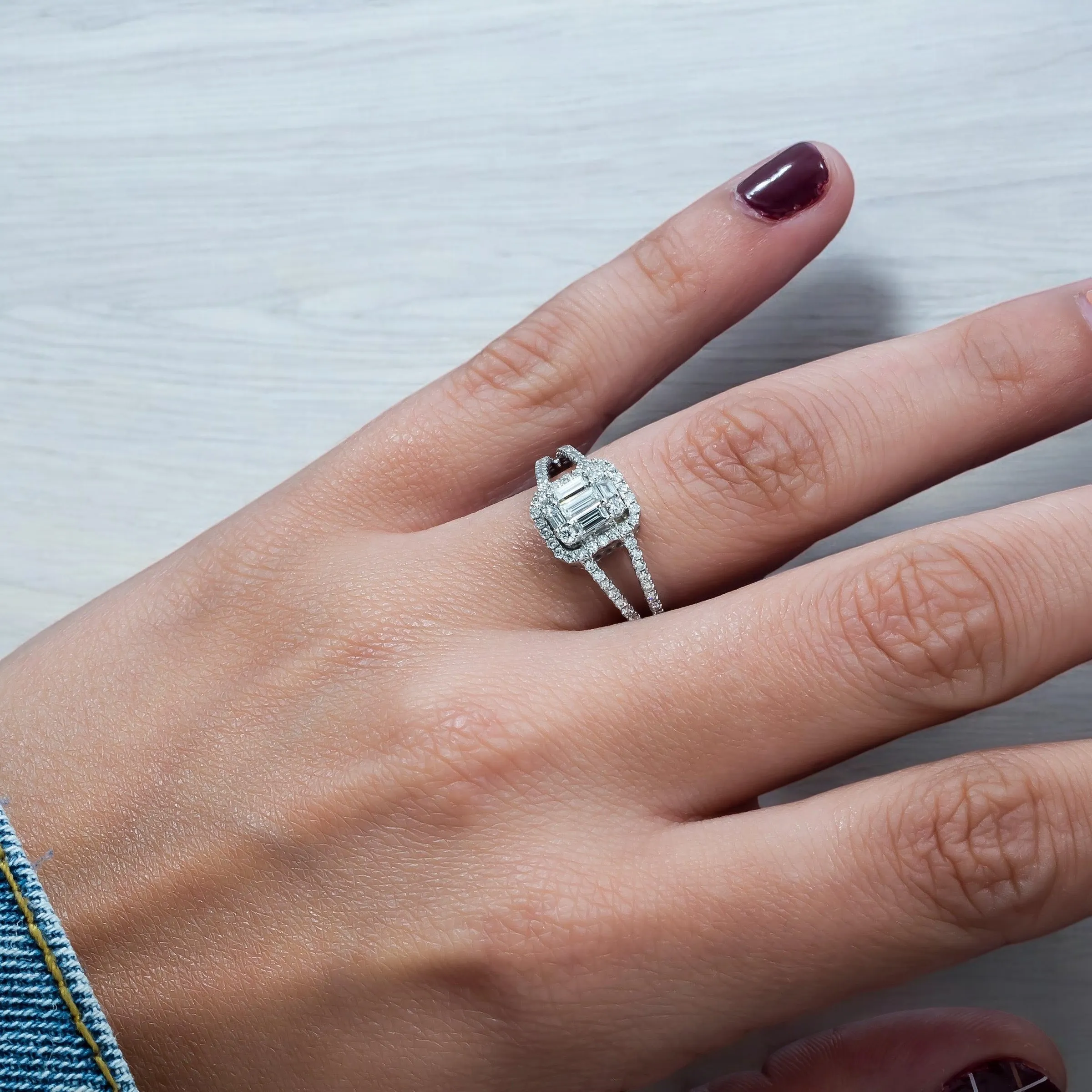 14K GOLD BAGUETTE DIAMOND RING WITH HALO AND SPLIT SHANK 0.75 CT