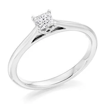 18K White Gold 0.30 Princess Cut Solitaire Diamond Engagement Ring F/VS1