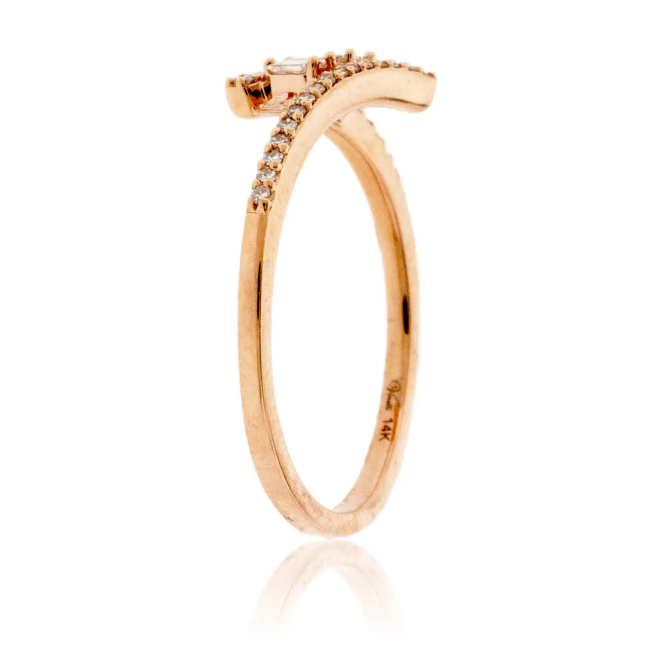 Baguette Center and Round Diamond Bypassing Ring