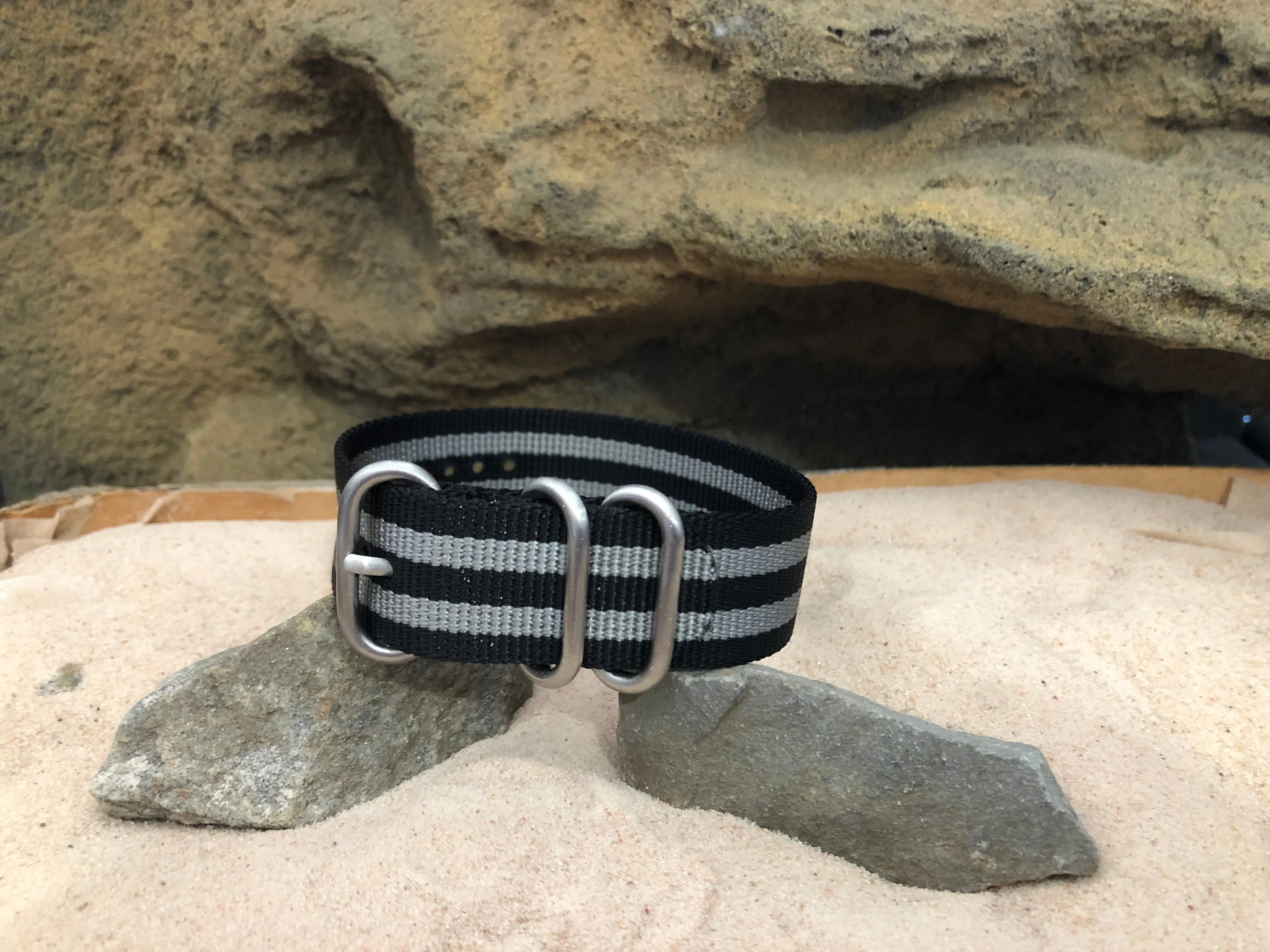 Classic Bond Z3™ | Black & Gray | One-Piece | Nylon | Brushed Hardware