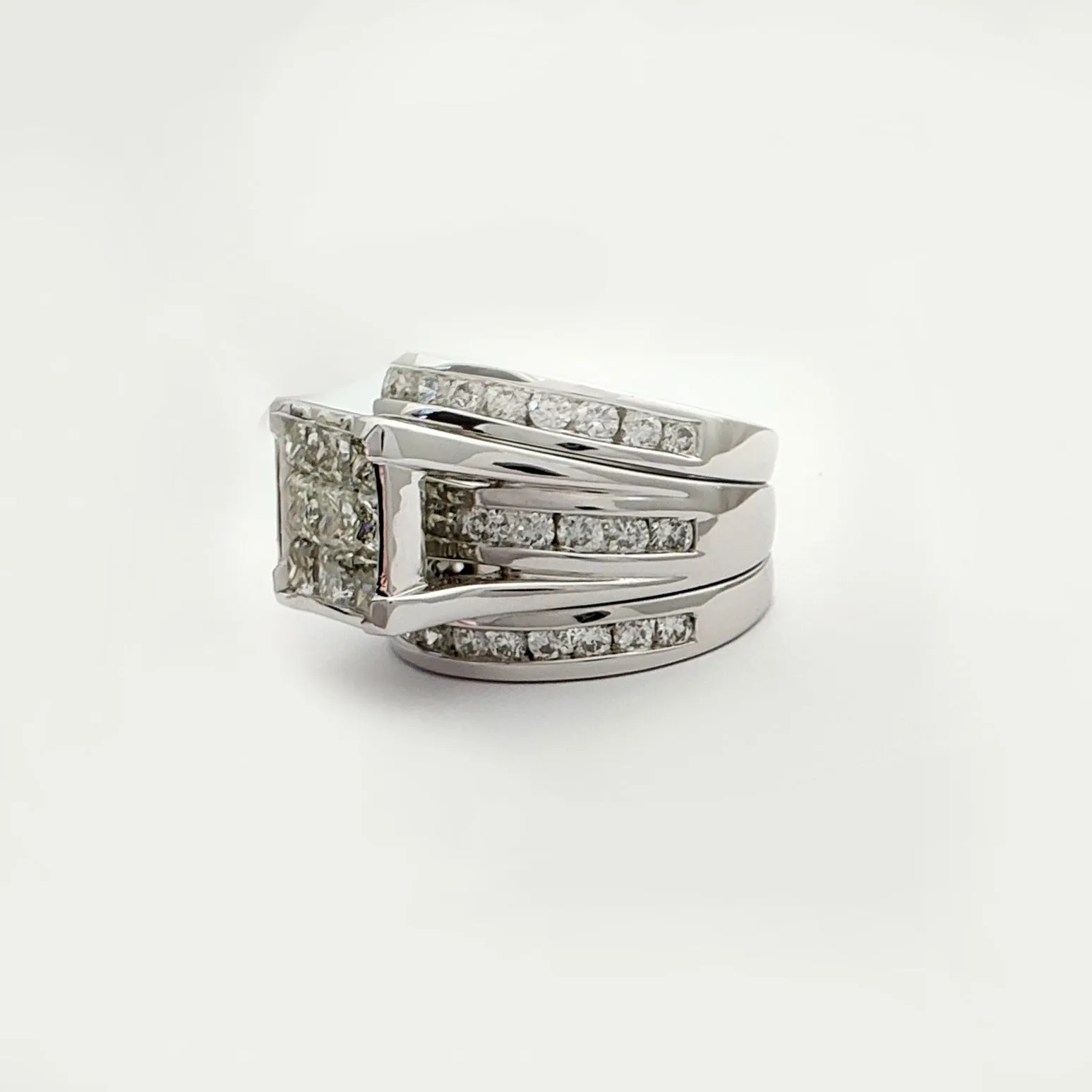 Diamond Invisible-Set Engagement 3-Piece Set (14K)