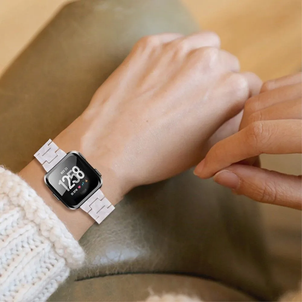 Fitbit Versa 2 / Versa Lite quick release resin watch strap - Pearl White