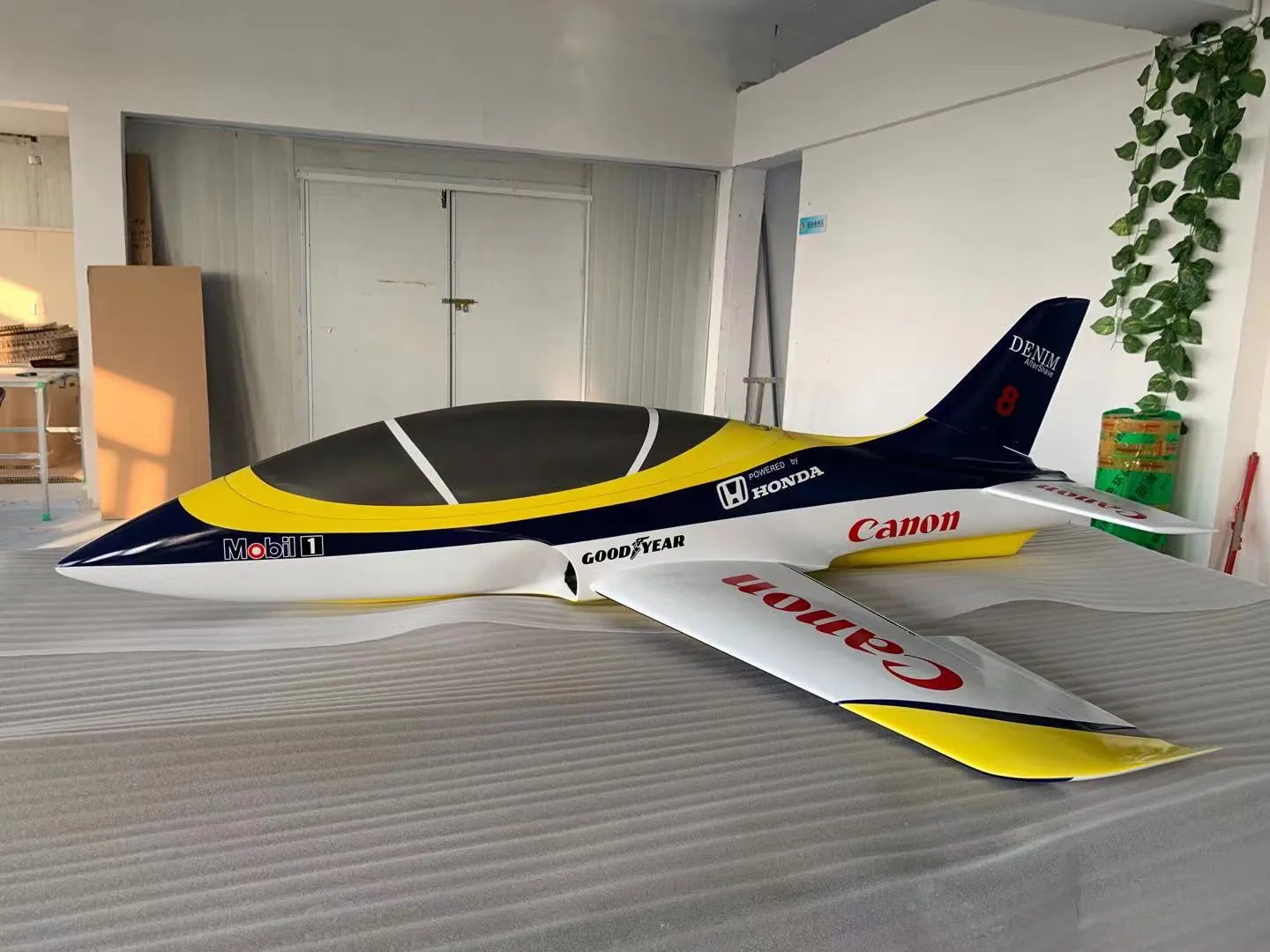 Global Aerojet Hummingbird 1.8M 80N Size