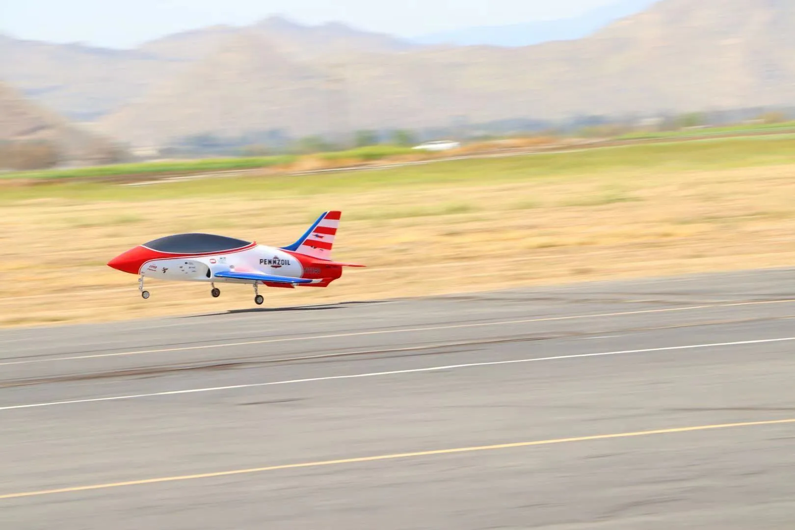 Global Aerojet Hummingbird 1.8M 80N Size