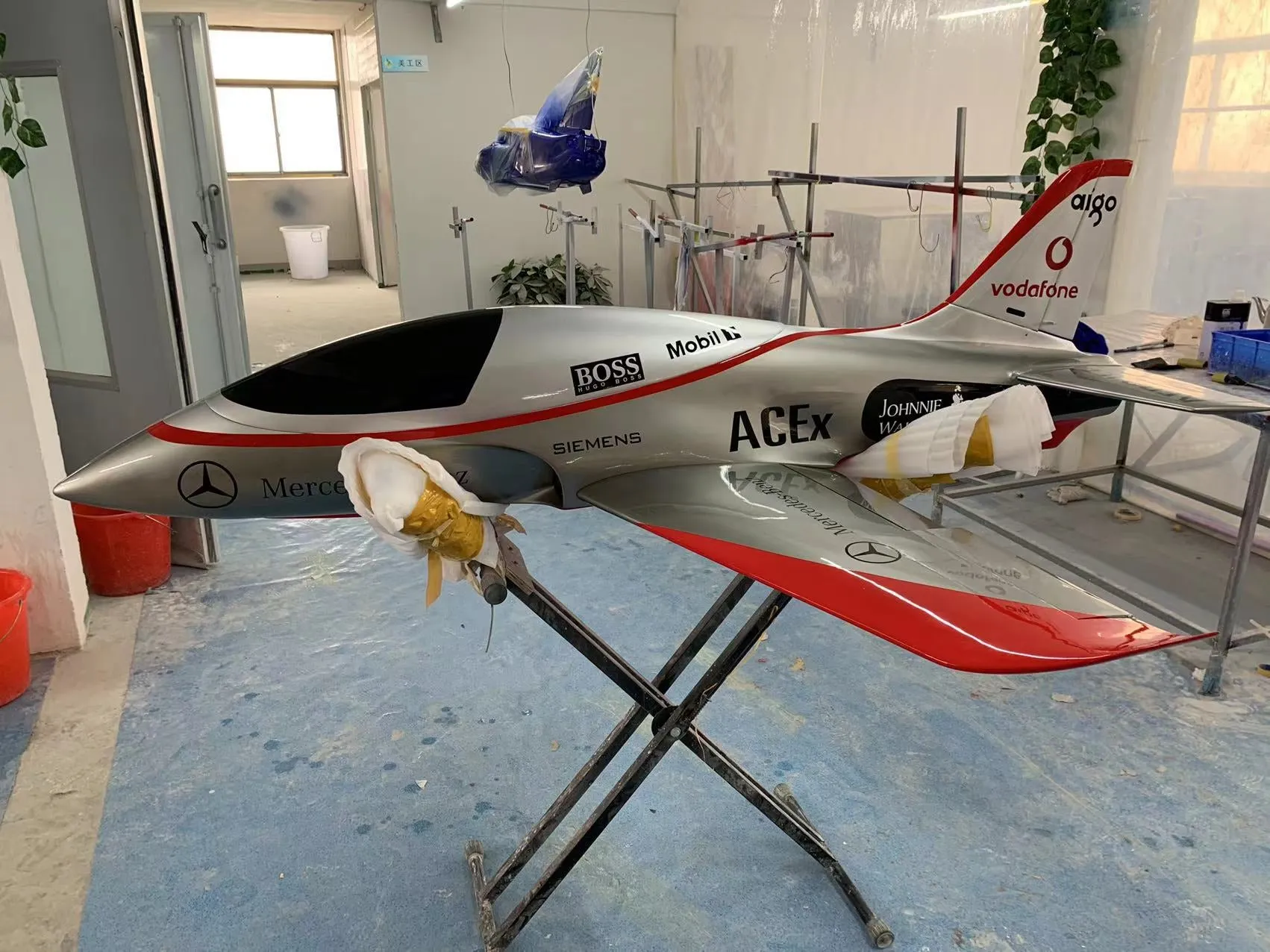 Global Aerojet Hummingbird 1.8M 80N Size