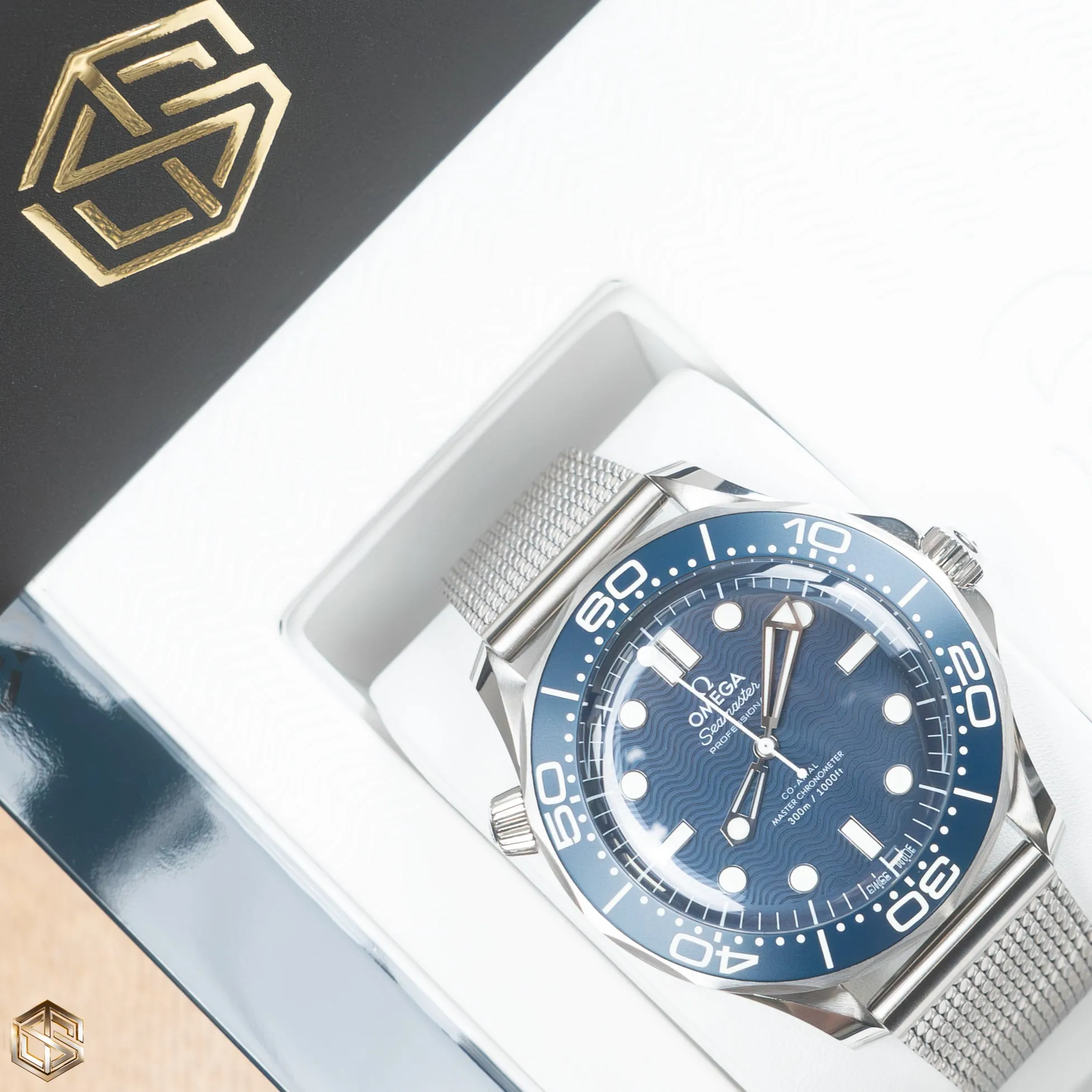 Omega 210.30.42.20.03.002 UNWORN Seamaster 300m James Bond 60th Anniversary 2024 Watch