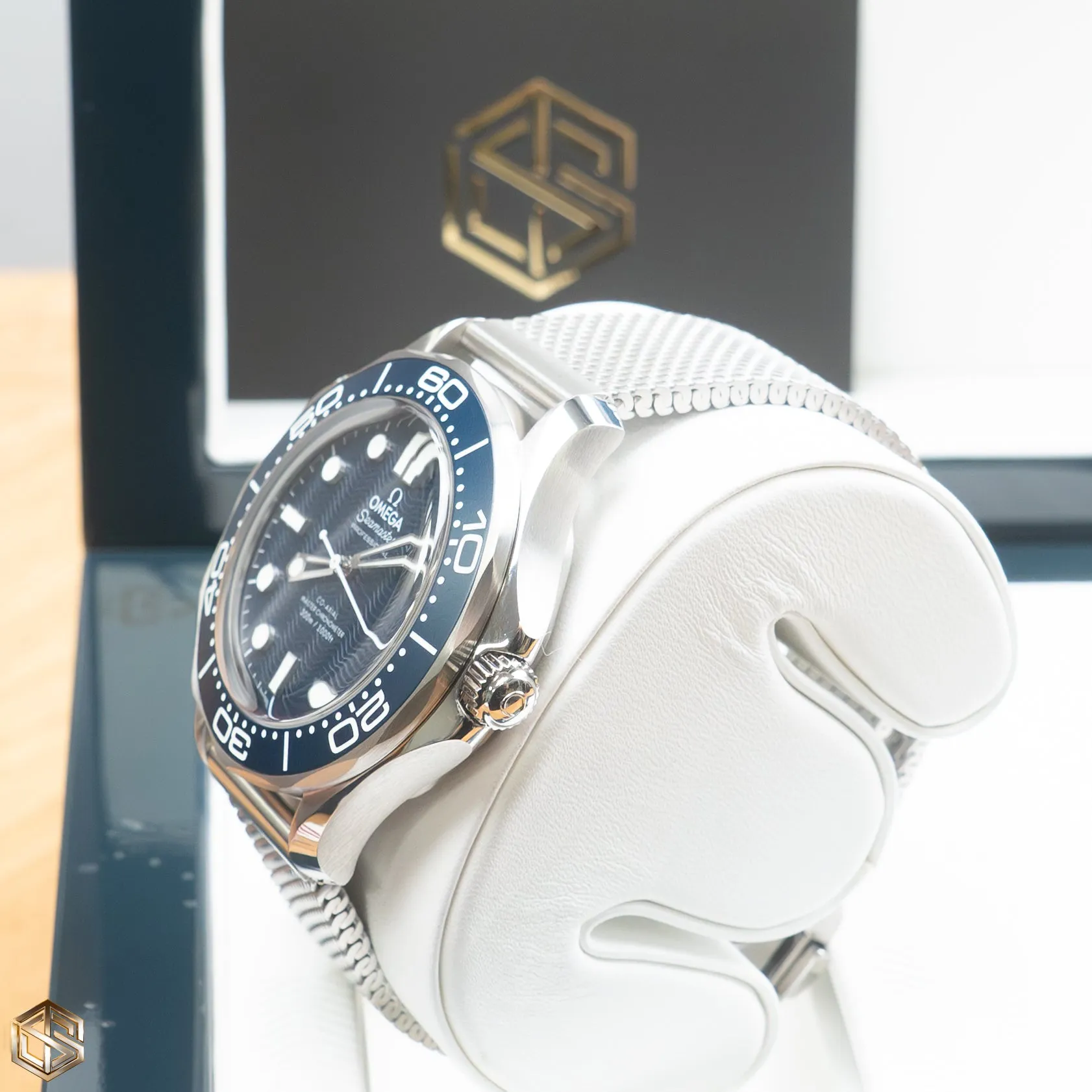Omega 210.30.42.20.03.002 UNWORN Seamaster 300m James Bond 60th Anniversary 2024 Watch