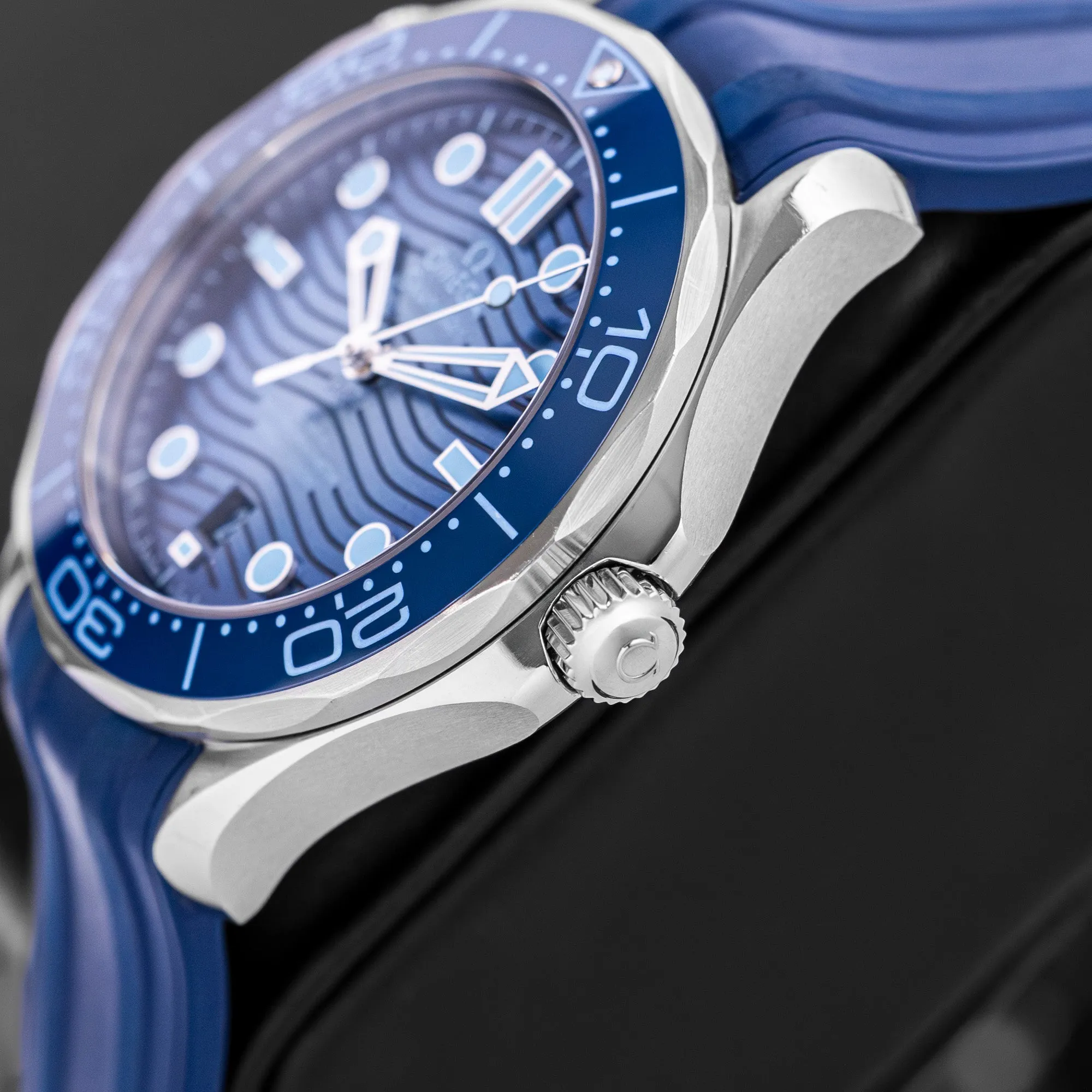 Omega Seamaster Diver 300M 210.32.42.20.03.002 "Summer Blue"