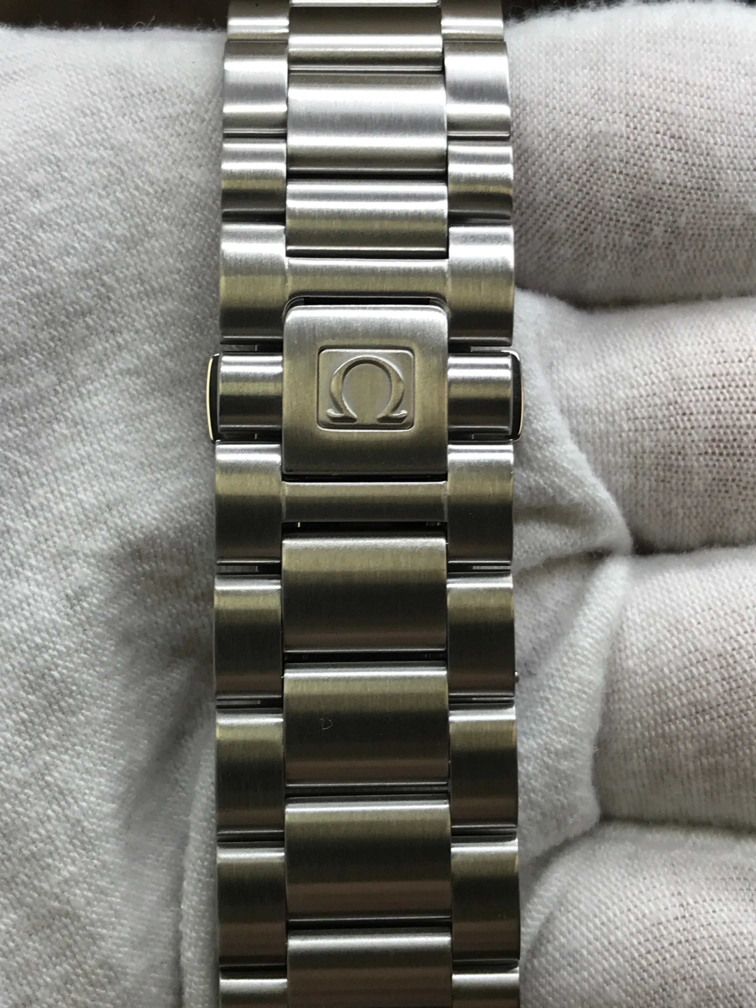 Omega Seamaster NZL-32 2813.30.81 Silver Dial Automatic Men's Watch