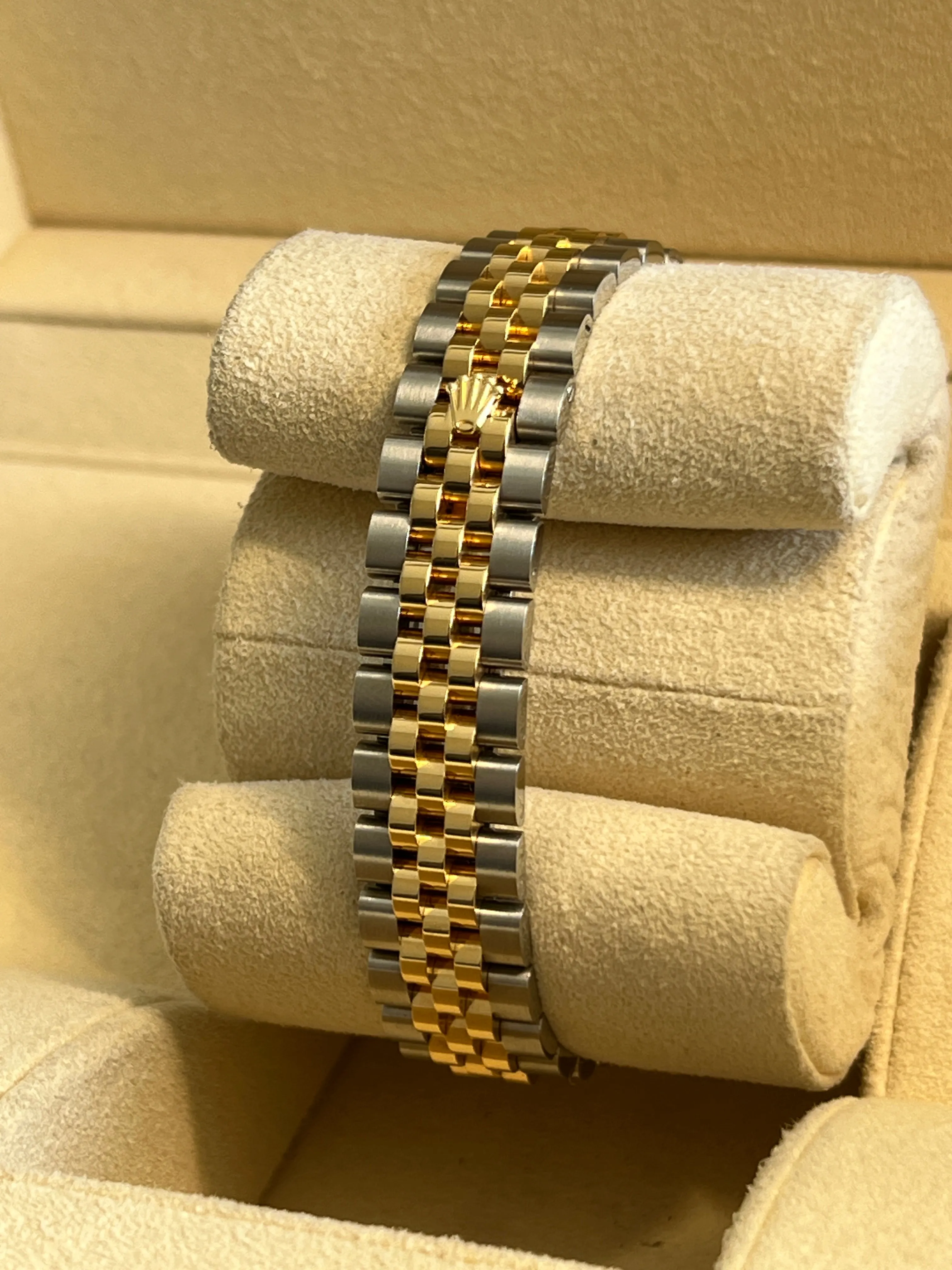 Rolex - Pre-owned Two Tone Yellow Gold Datejust 28mm MOP (Mother of Pearl) Dial Diamond Bezel 279383RBR