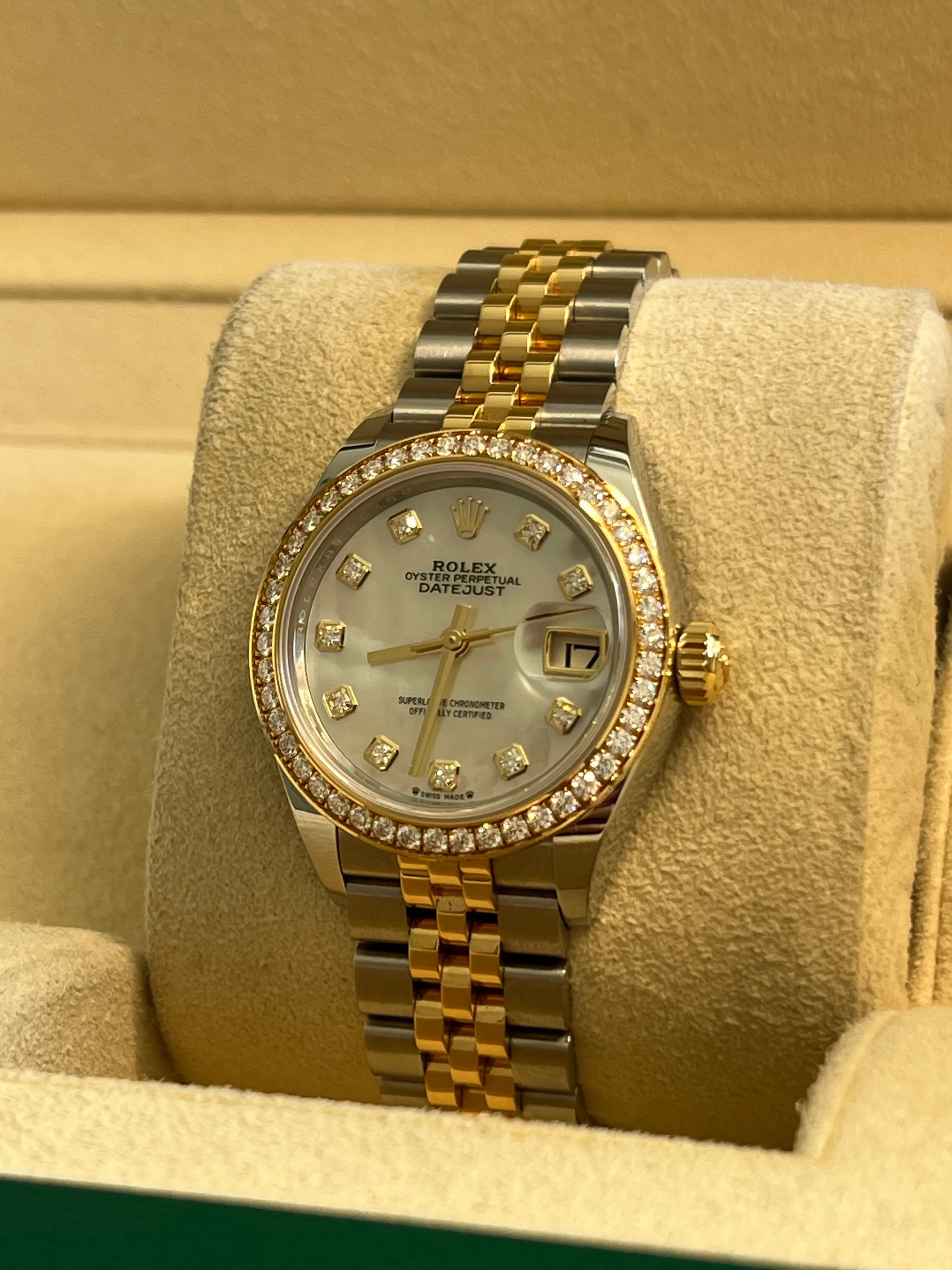 Rolex - Pre-owned Two Tone Yellow Gold Datejust 28mm MOP (Mother of Pearl) Dial Diamond Bezel 279383RBR