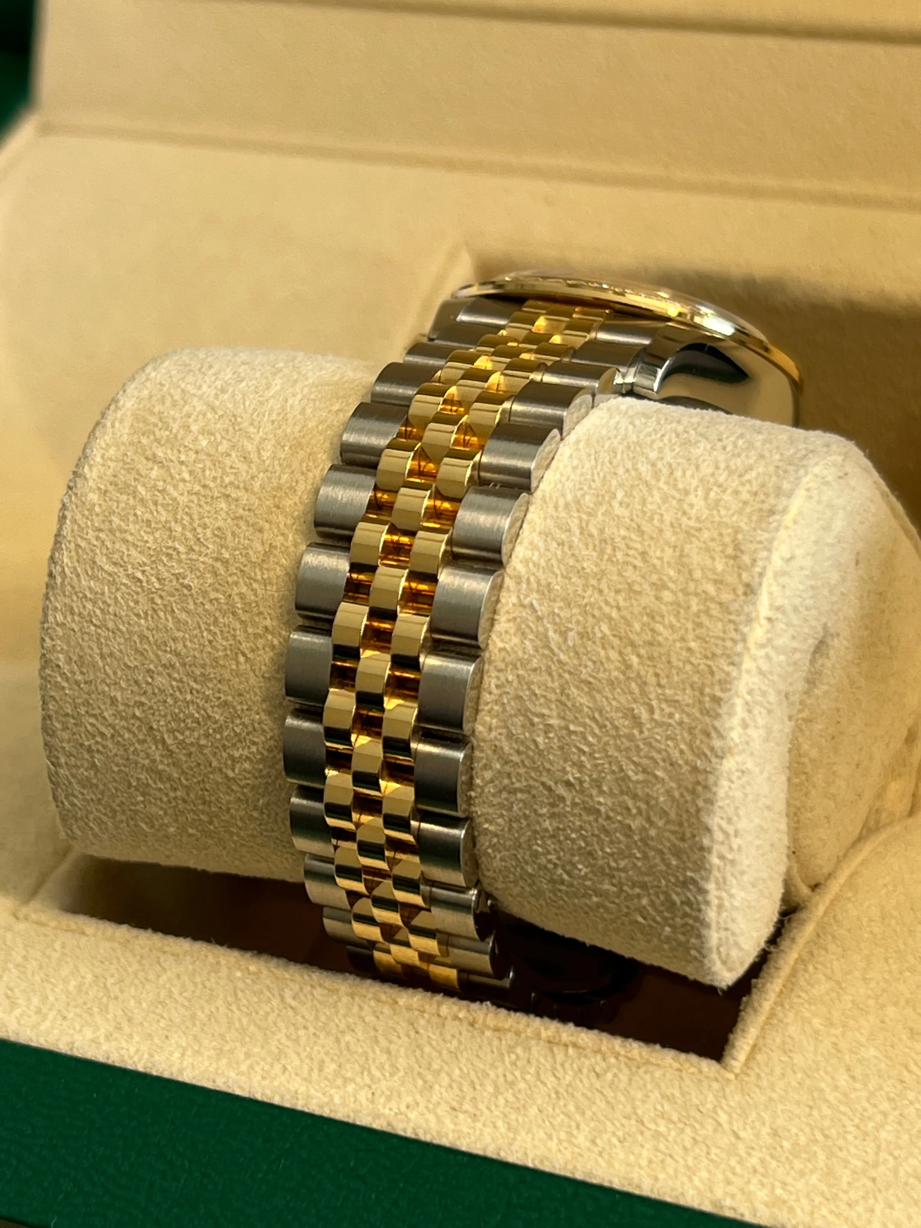 Rolex - Pre-owned Two Tone Yellow Gold Datejust 28mm MOP (Mother of Pearl) Dial Diamond Bezel 279383RBR