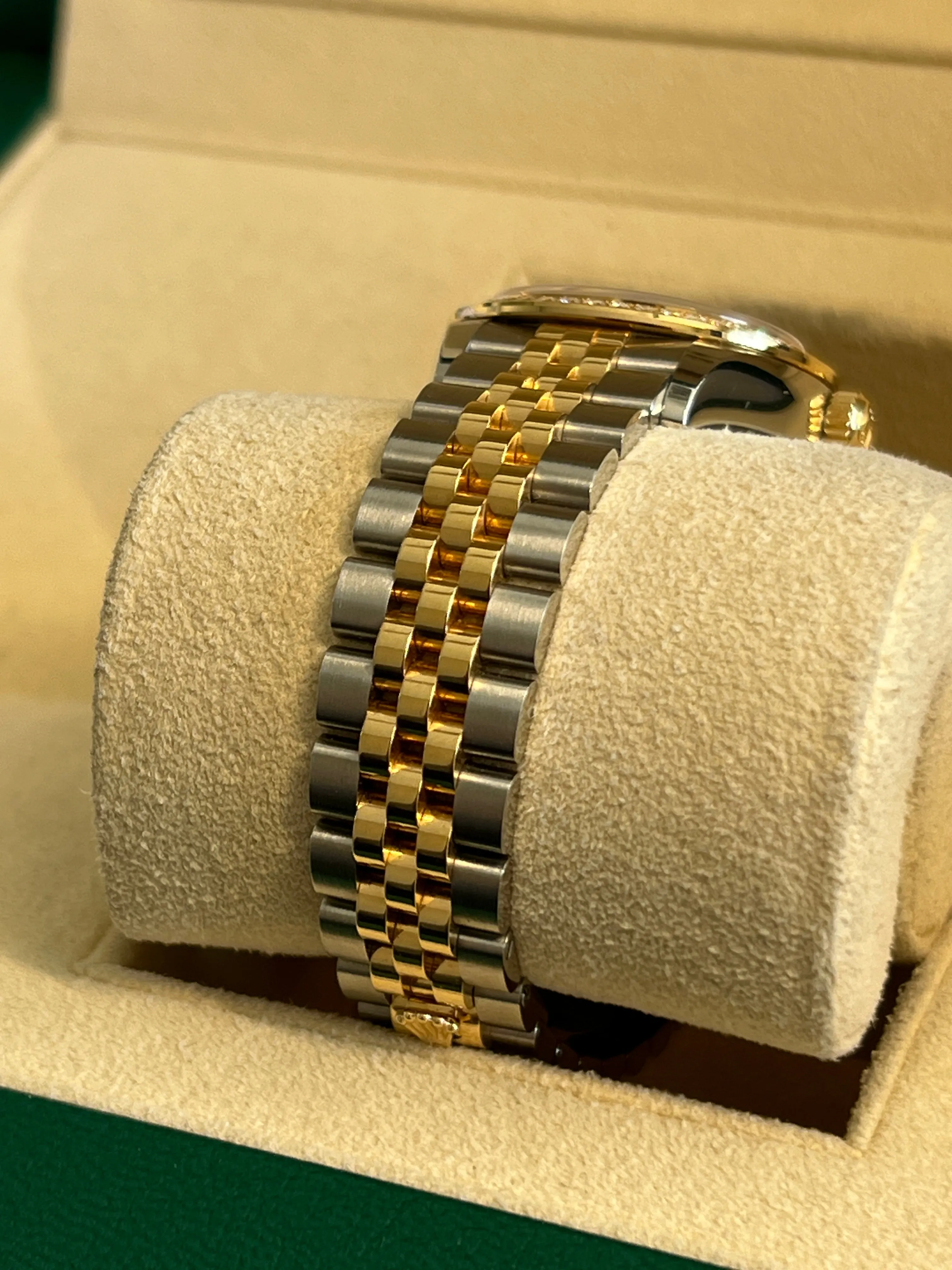 Rolex - Pre-owned Two Tone Yellow Gold Datejust 28mm MOP (Mother of Pearl) Dial Diamond Bezel 279383RBR