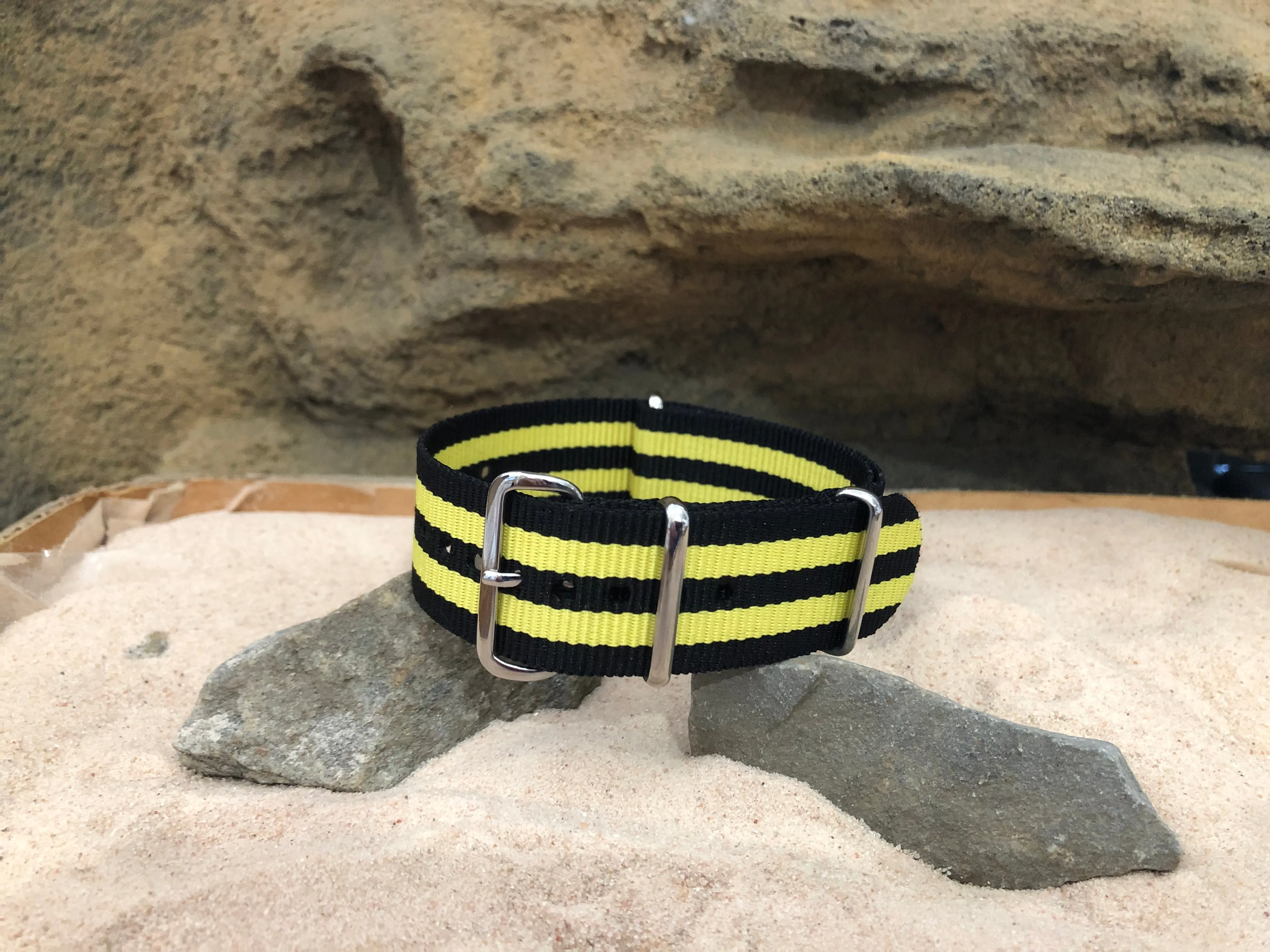 Sunray | Yellow & Black | One-Piece | Nylon | Polished Hardware