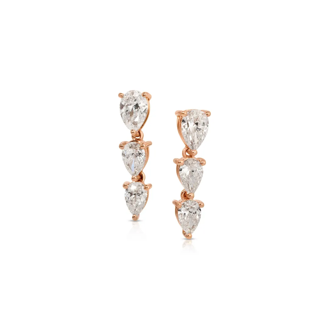 TRE GRADUATED PEAR DIAMOND DROP EARRINGS