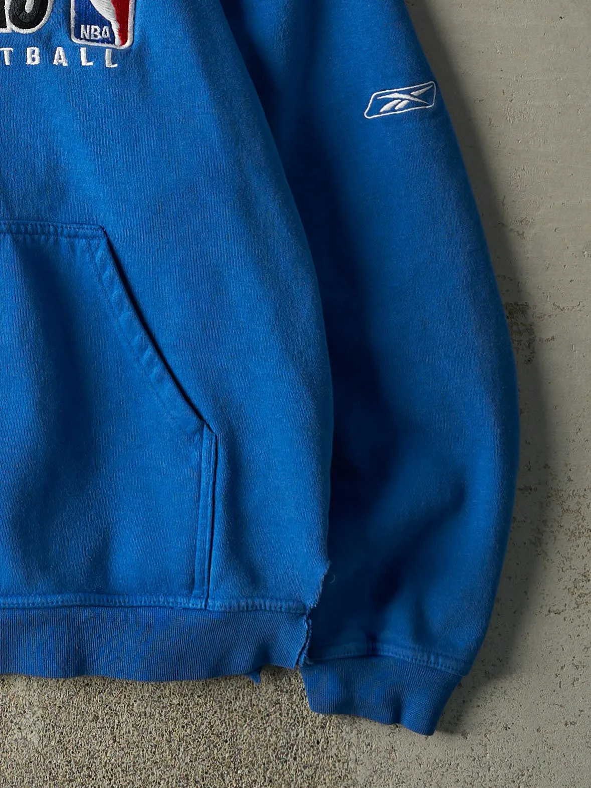 Vintage Y2K Blue Embroidered Dallas Mavericks Hoodie (L)
