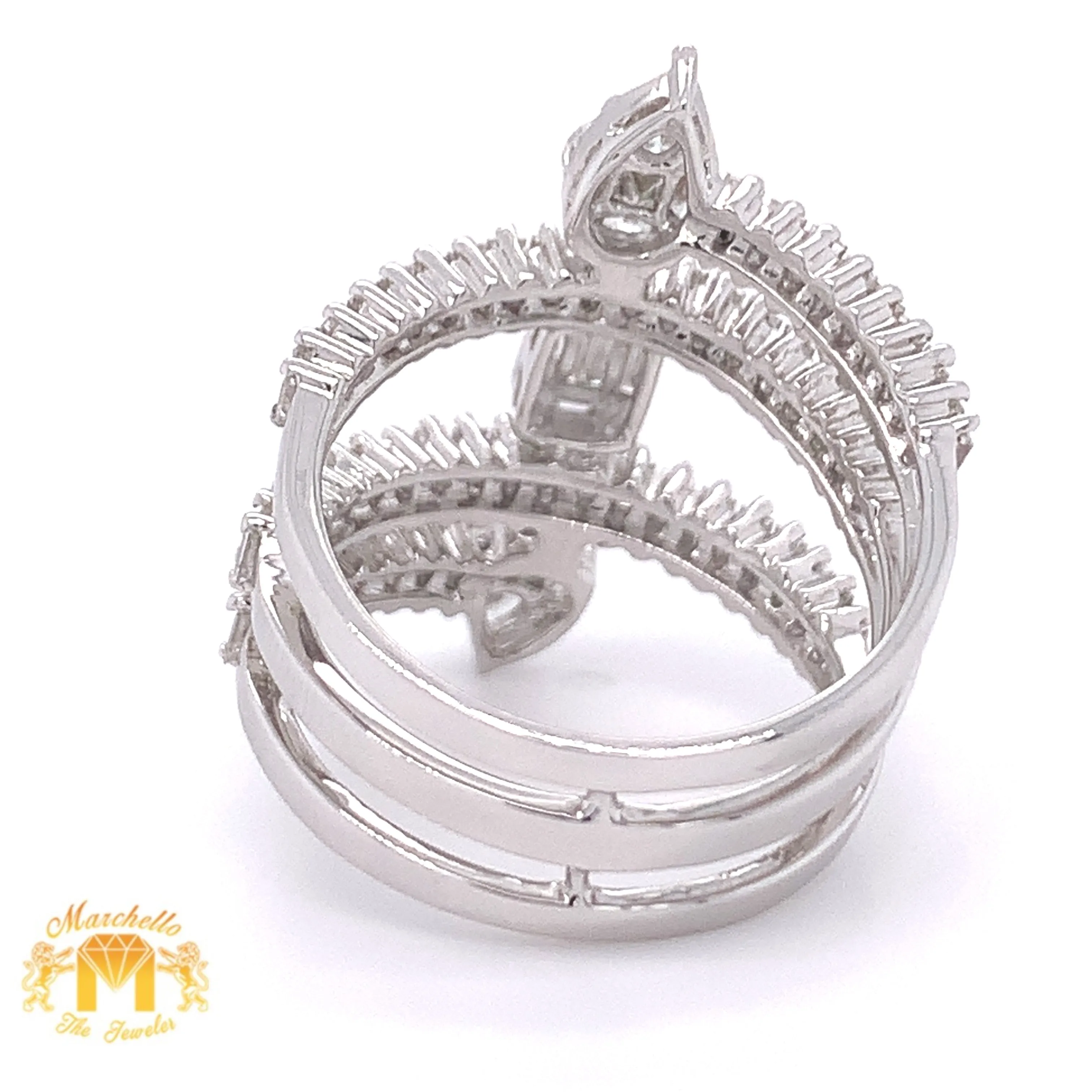 VVS/vs high clarity diamonds set in a 18k White Gold Contemporary Ladies' Ring (VVS baguettes)