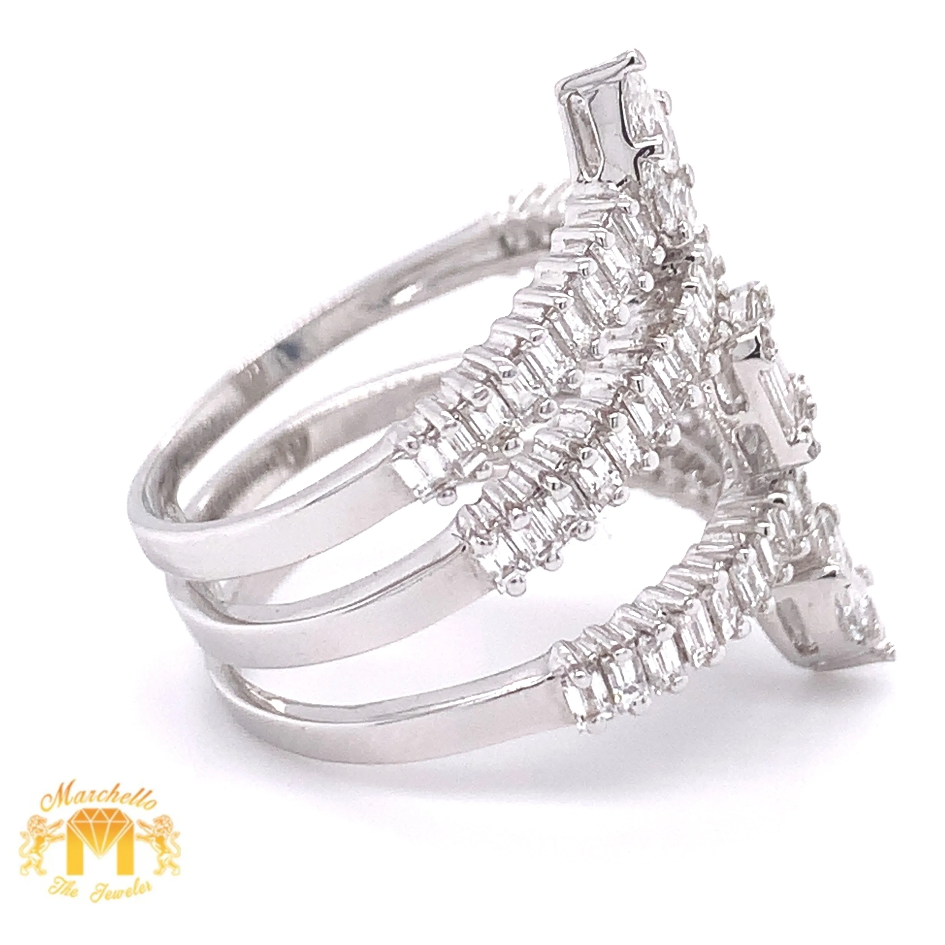 VVS/vs high clarity diamonds set in a 18k White Gold Contemporary Ladies' Ring (VVS baguettes)