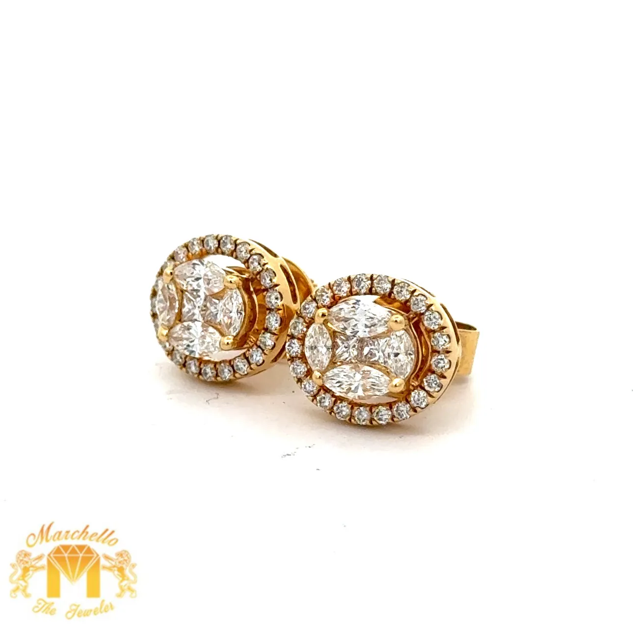 VVS/vs high clarity of diamonds set in a 18k gold Oval shape Earrings (choose your color)