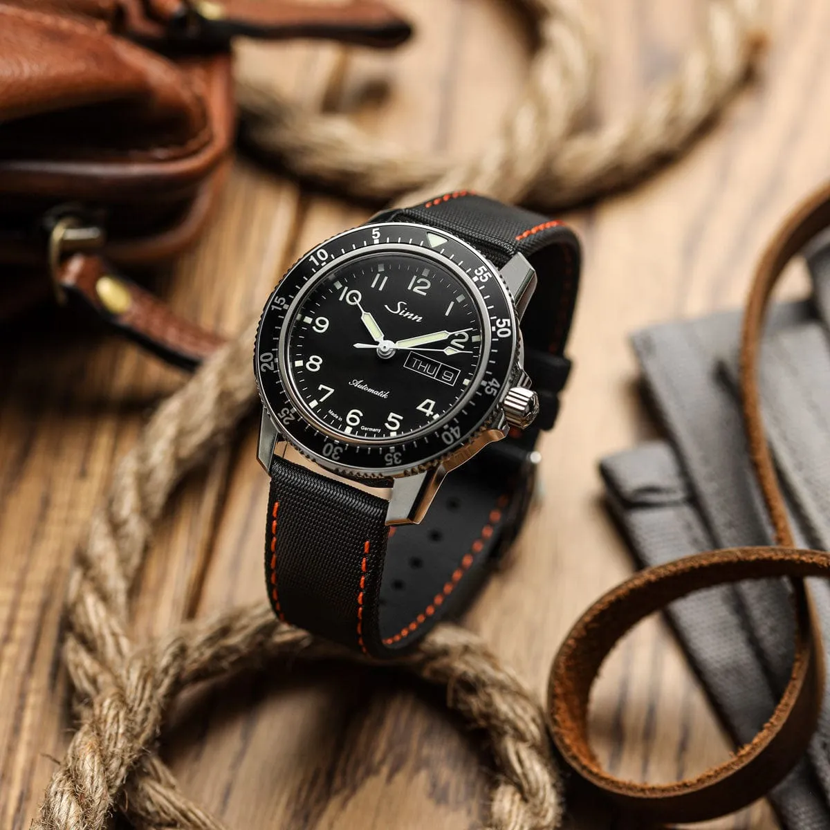 ZULUDIVER Maverick Sailcloth Waterproof Watch Strap - Black & Orange